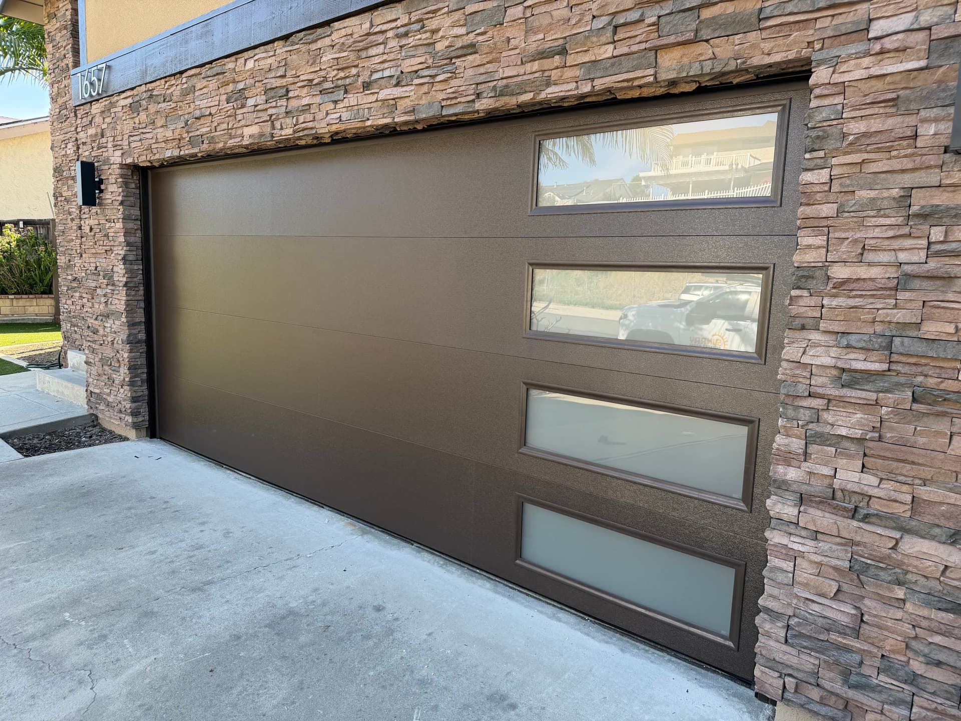 Modern Garage Door Installation with Amarr HR3000 image